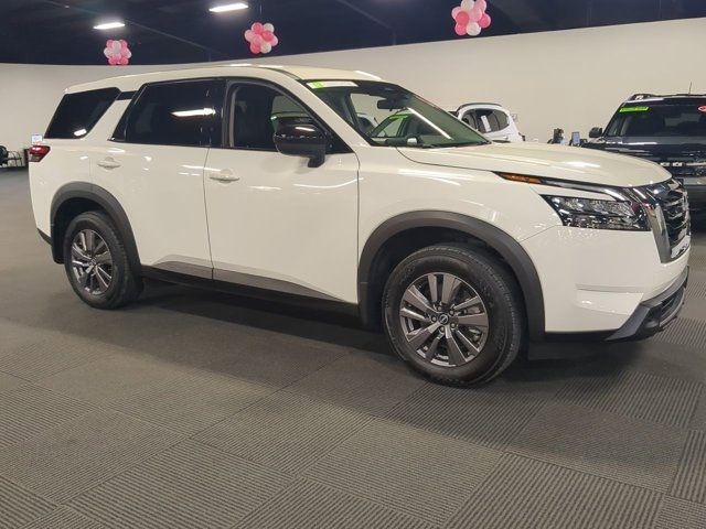 2023 Nissan Pathfinder S