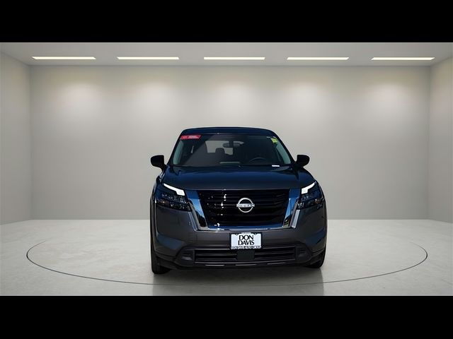 2023 Nissan Pathfinder S