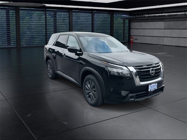 2023 Nissan Pathfinder S