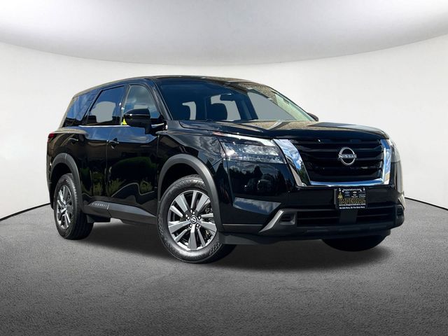 2023 Nissan Pathfinder S