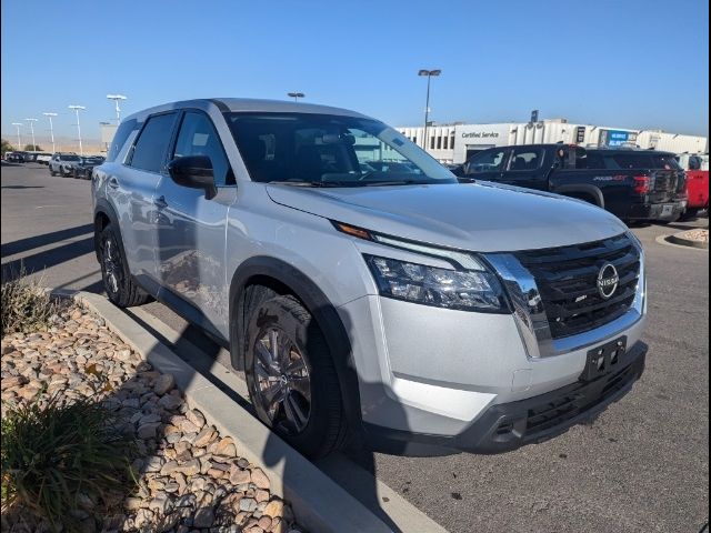 2023 Nissan Pathfinder S