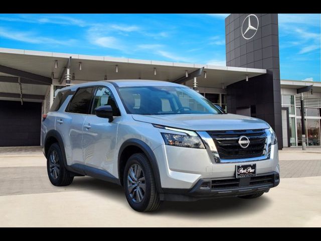 2023 Nissan Pathfinder S