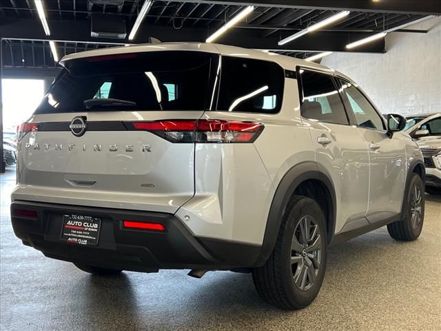 2023 Nissan Pathfinder S