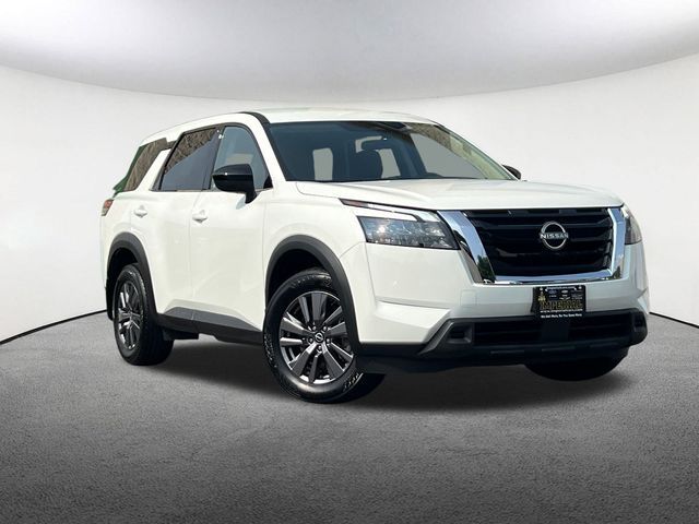 2023 Nissan Pathfinder S