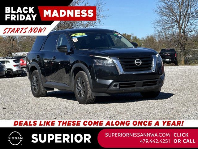 2023 Nissan Pathfinder S