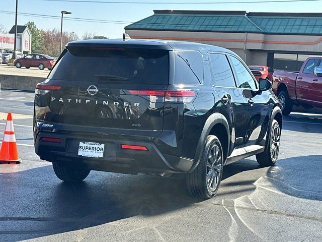 2023 Nissan Pathfinder S