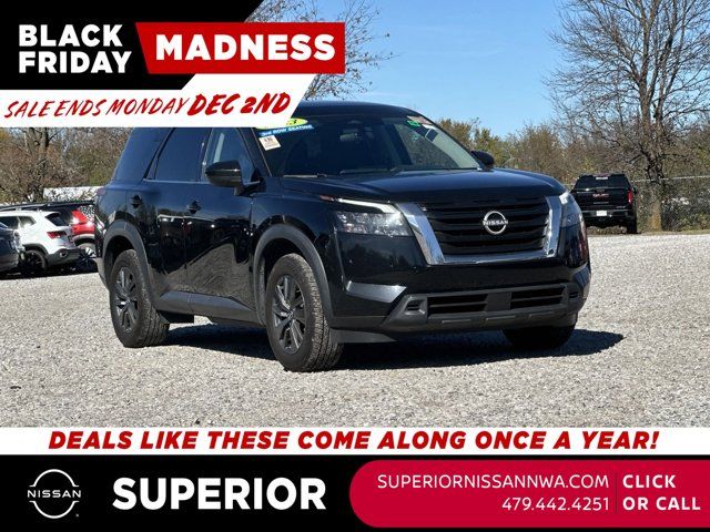 2023 Nissan Pathfinder S