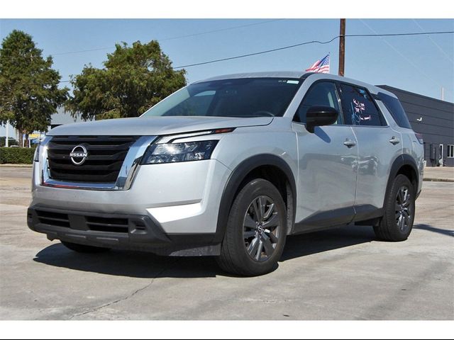 2023 Nissan Pathfinder S