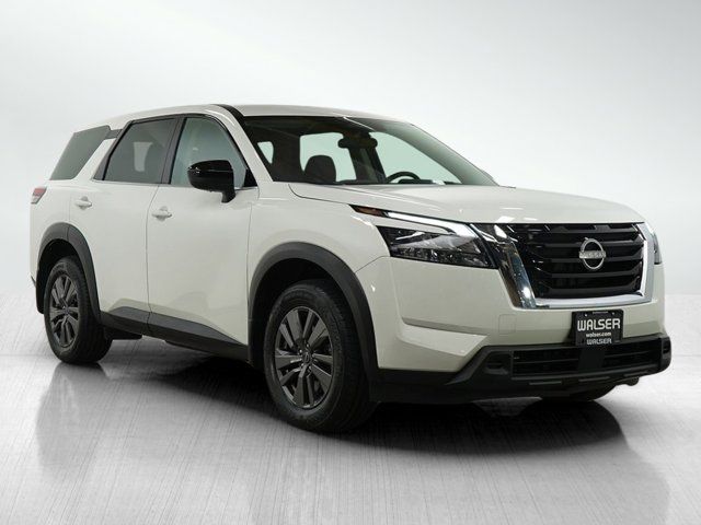 2023 Nissan Pathfinder S