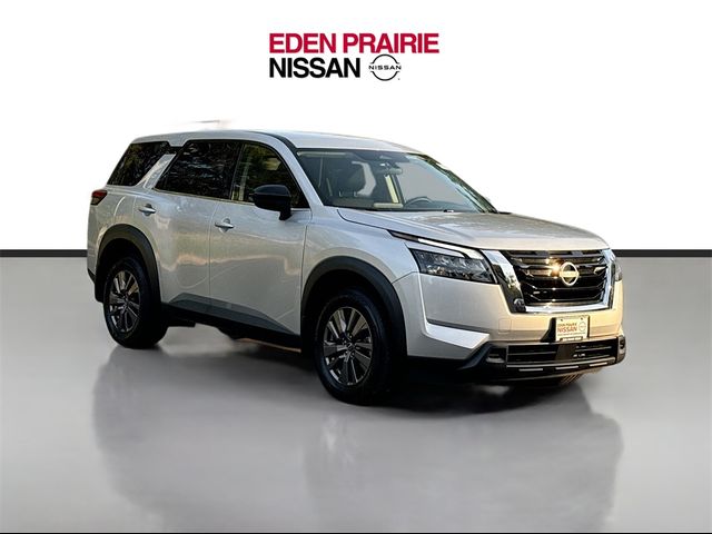 2023 Nissan Pathfinder S