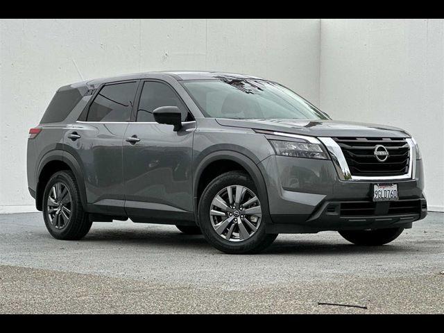 2023 Nissan Pathfinder S