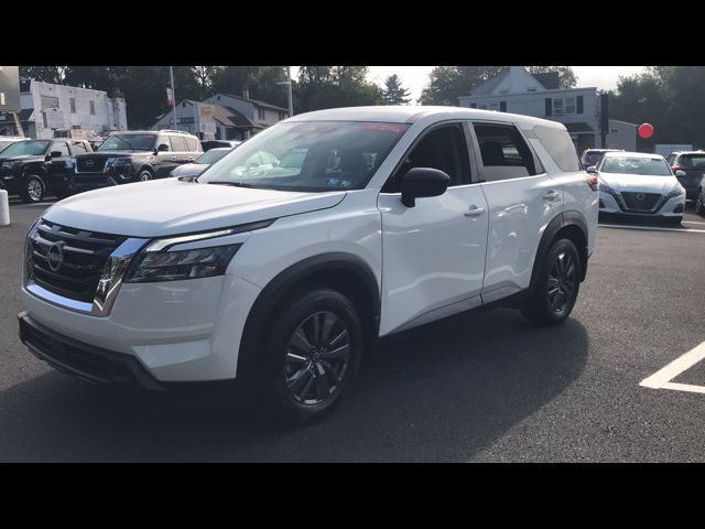 2023 Nissan Pathfinder S