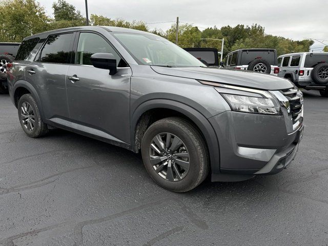 2023 Nissan Pathfinder S