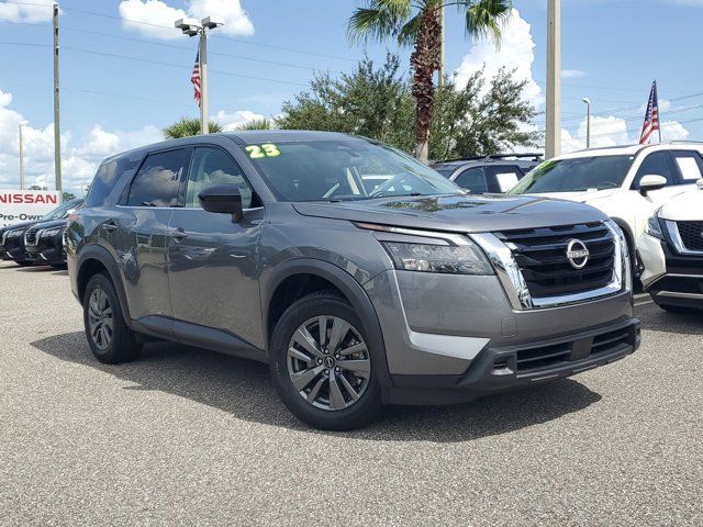 2023 Nissan Pathfinder S