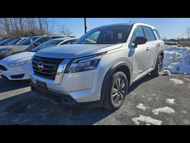 2023 Nissan Pathfinder S