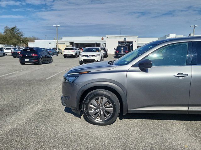 2023 Nissan Pathfinder S