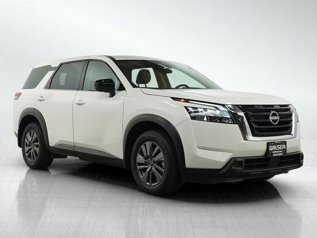 2023 Nissan Pathfinder S
