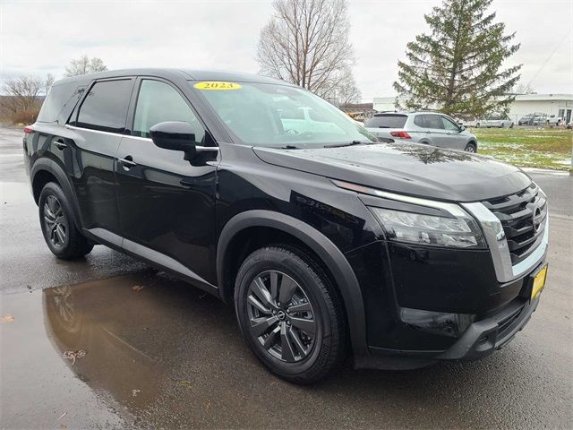 2023 Nissan Pathfinder S