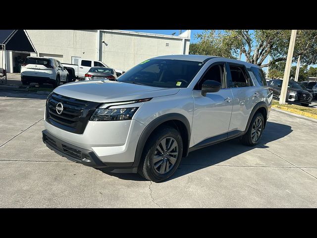 2023 Nissan Pathfinder S