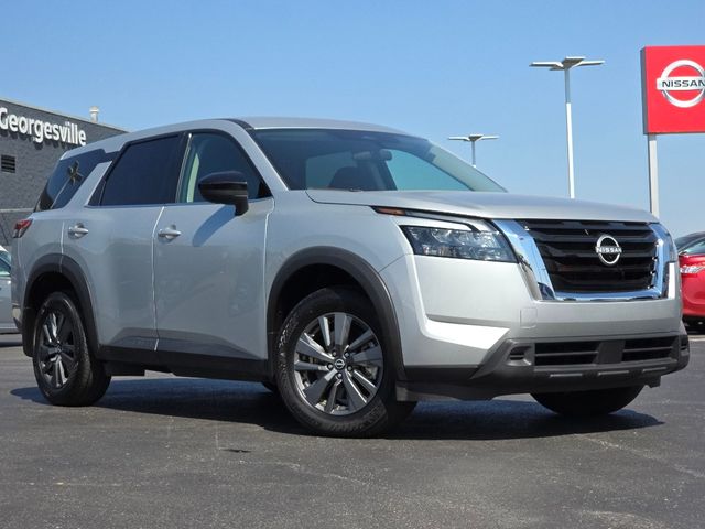 2023 Nissan Pathfinder S