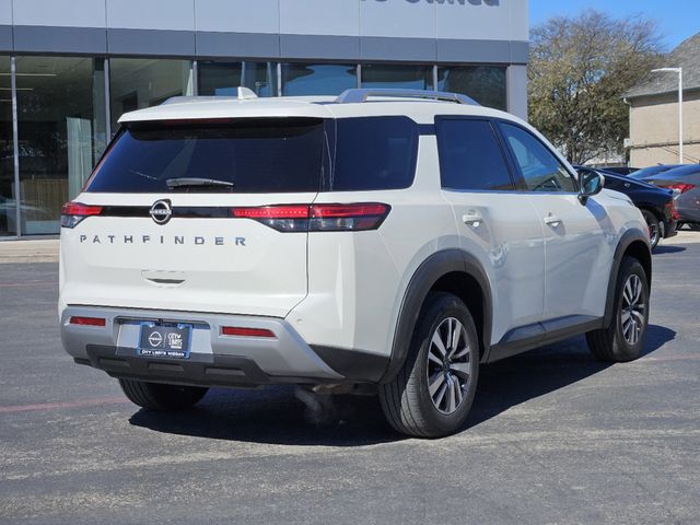 2023 Nissan Pathfinder SL