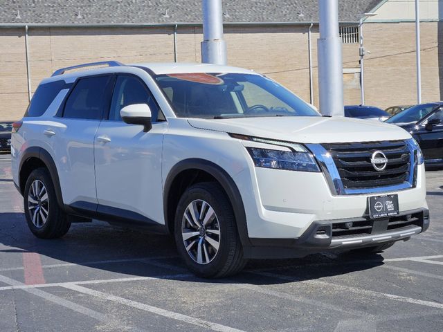 2023 Nissan Pathfinder SL