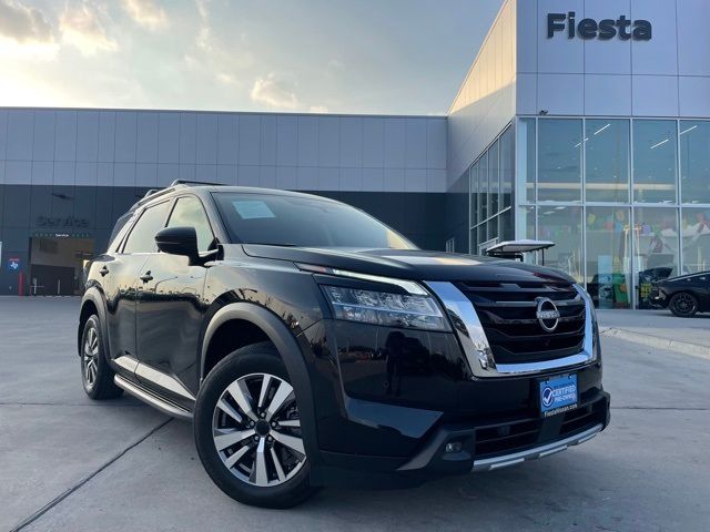 2023 Nissan Pathfinder SL