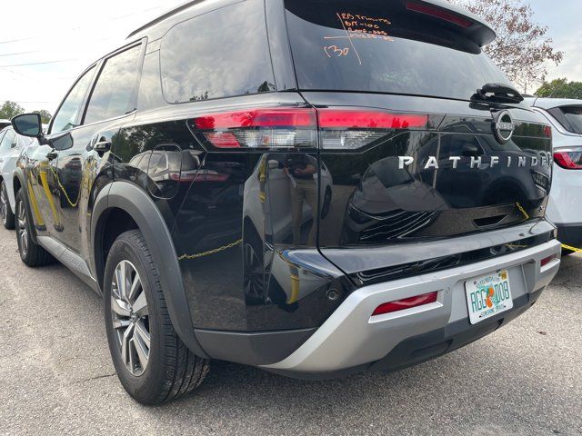 2023 Nissan Pathfinder SL