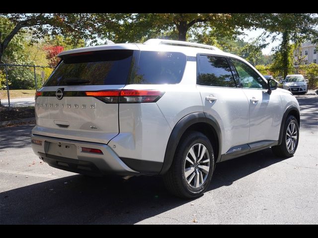 2023 Nissan Pathfinder SL