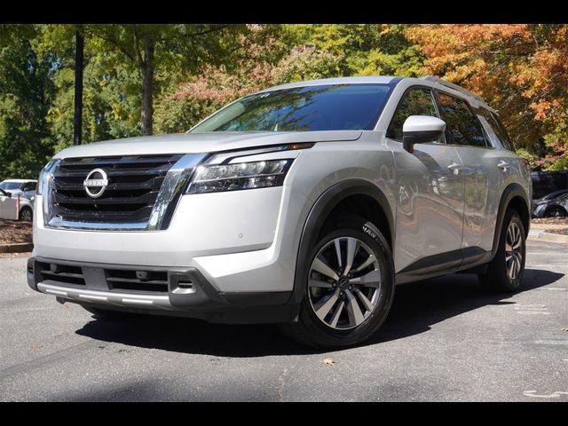 2023 Nissan Pathfinder SL