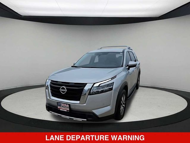 2023 Nissan Pathfinder SL
