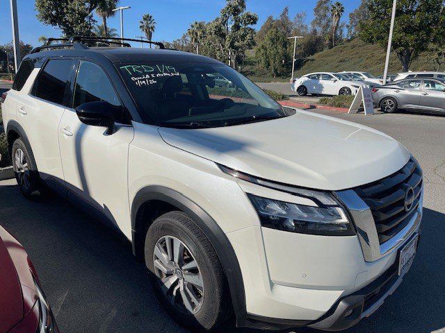 2023 Nissan Pathfinder SL