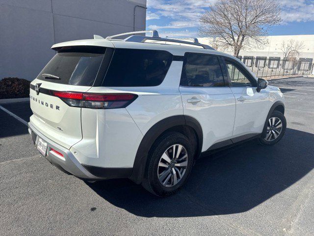 2023 Nissan Pathfinder SL