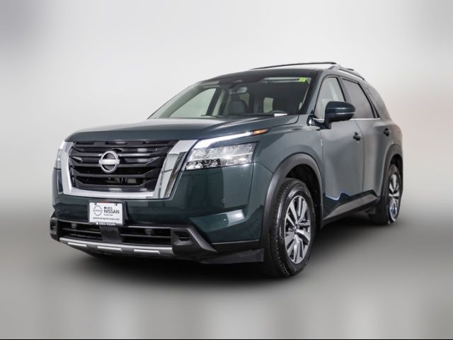 2023 Nissan Pathfinder SL