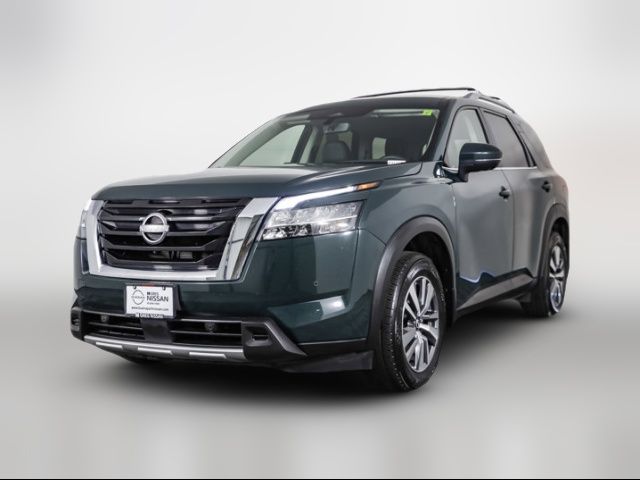 2023 Nissan Pathfinder SL