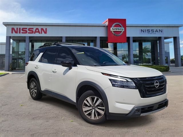 2023 Nissan Pathfinder SL