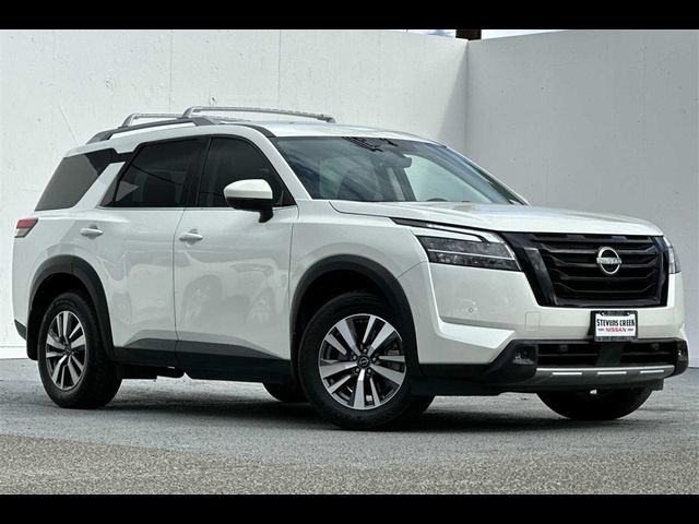 2023 Nissan Pathfinder SL