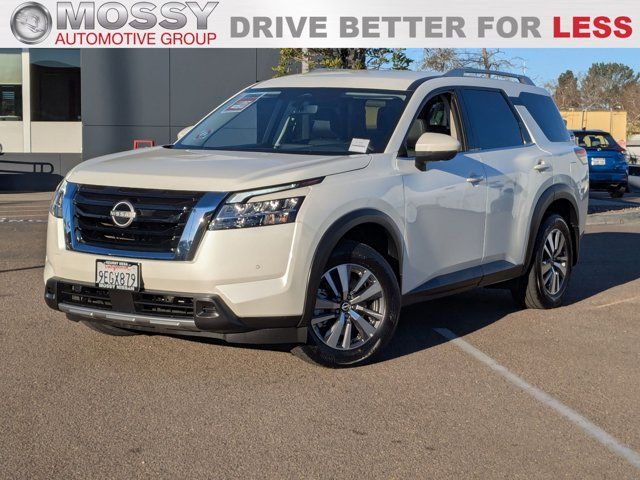 2023 Nissan Pathfinder SL