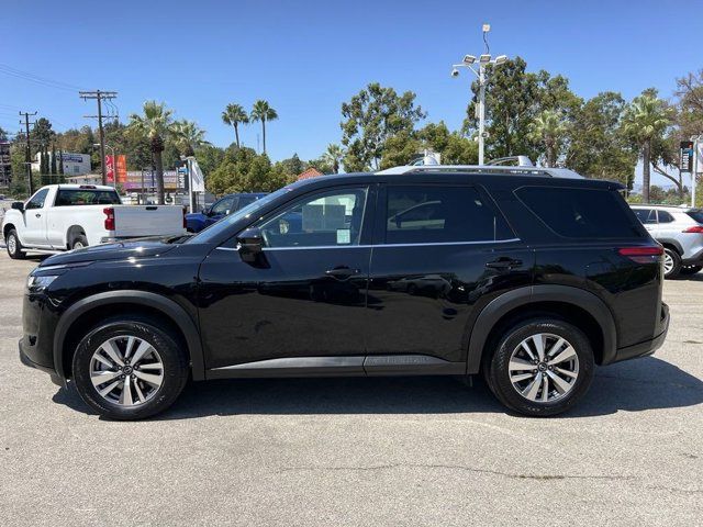 2023 Nissan Pathfinder SL