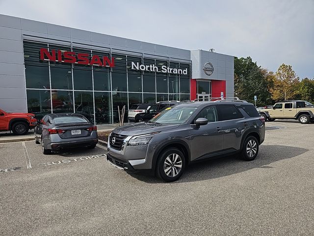 2023 Nissan Pathfinder SL