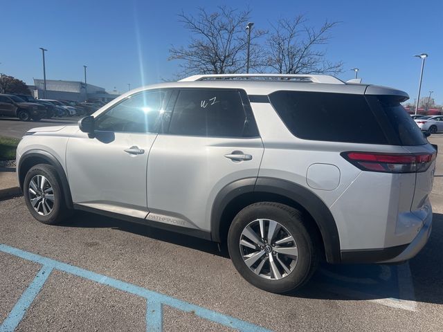 2023 Nissan Pathfinder SL