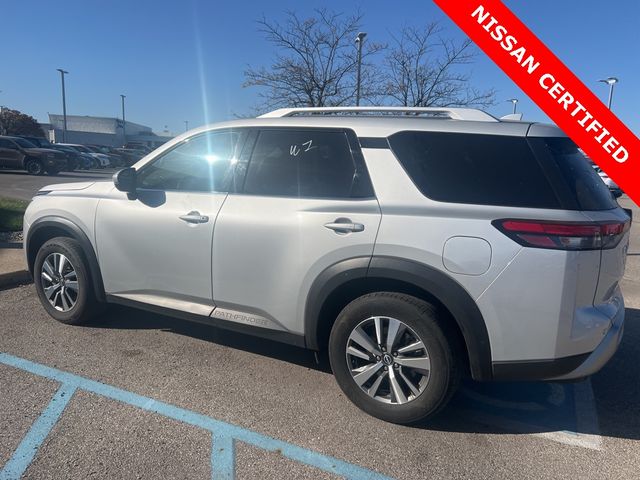 2023 Nissan Pathfinder SL