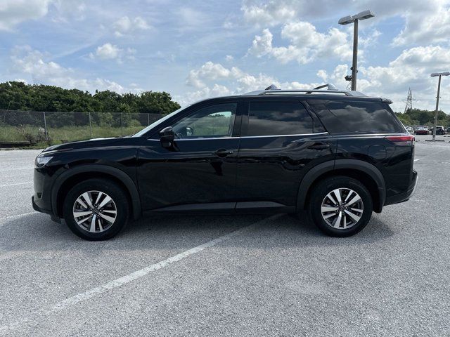 2023 Nissan Pathfinder SL