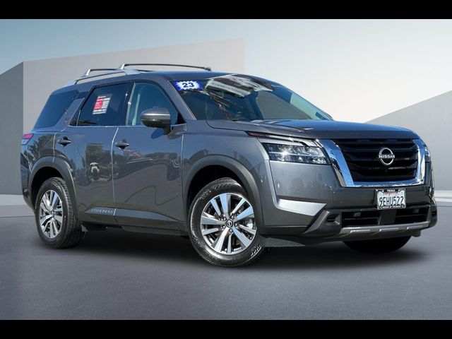 2023 Nissan Pathfinder SL