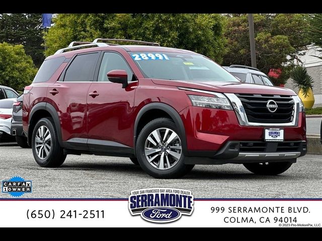 2023 Nissan Pathfinder SL