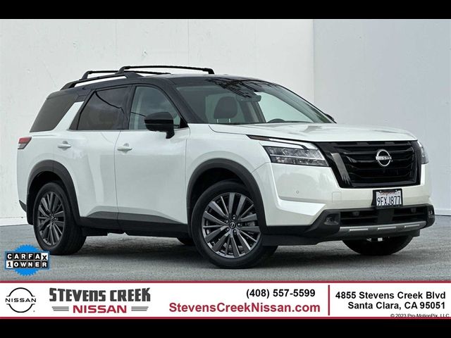 2023 Nissan Pathfinder SL