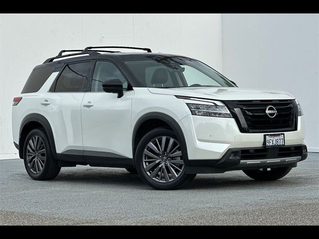 2023 Nissan Pathfinder SL