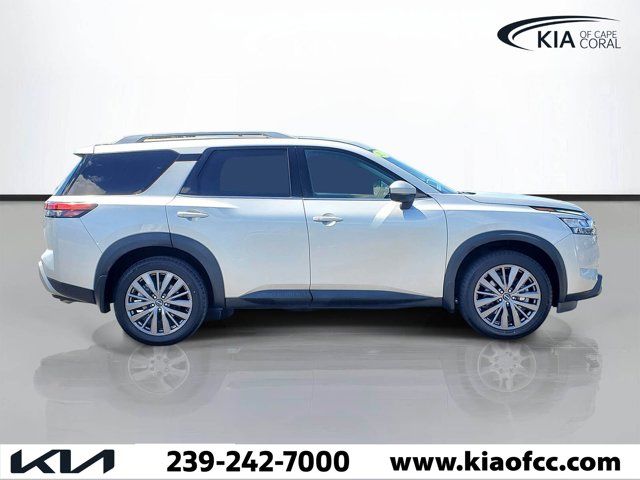 2023 Nissan Pathfinder SL