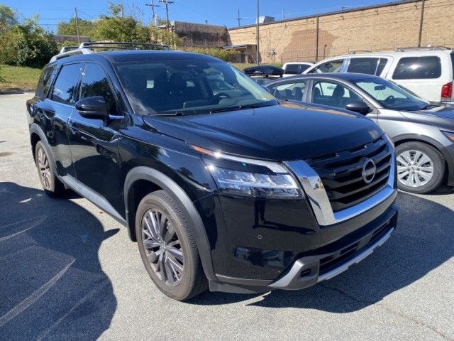 2023 Nissan Pathfinder SL