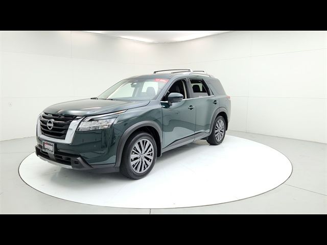 2023 Nissan Pathfinder SL